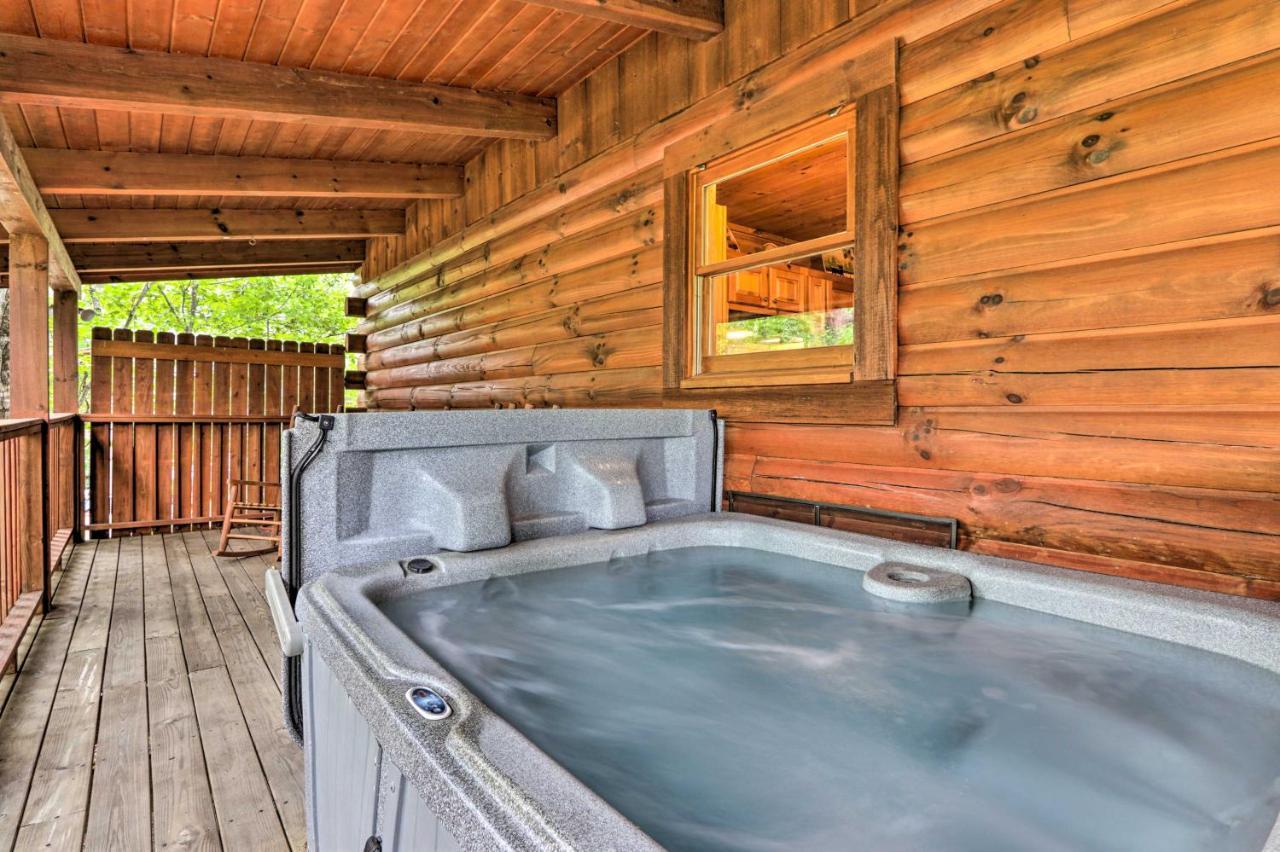 Cabin With Deck And Fireplace Less Than 3 Mi To Dollywood! Pigeon Forge Exteriör bild