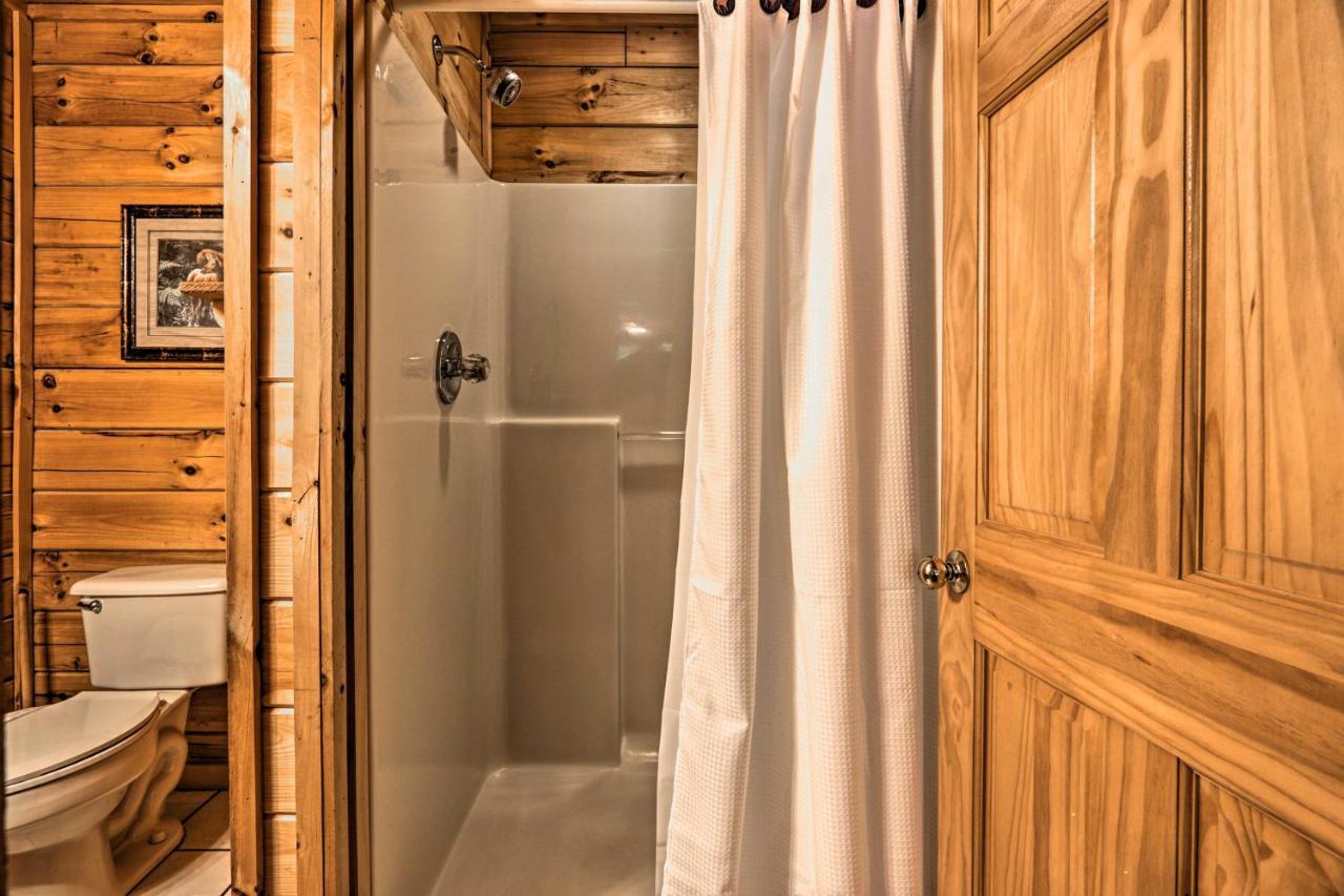 Cabin With Deck And Fireplace Less Than 3 Mi To Dollywood! Pigeon Forge Exteriör bild