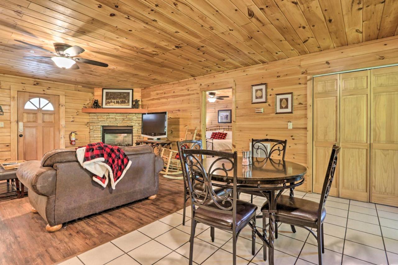 Cabin With Deck And Fireplace Less Than 3 Mi To Dollywood! Pigeon Forge Exteriör bild