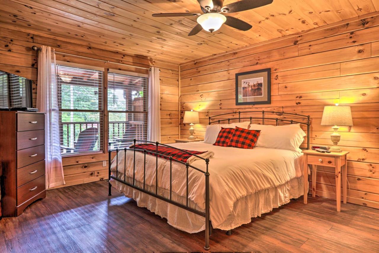 Cabin With Deck And Fireplace Less Than 3 Mi To Dollywood! Pigeon Forge Exteriör bild