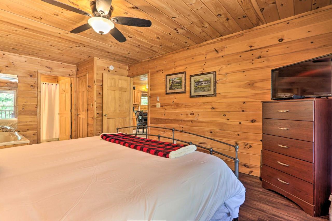 Cabin With Deck And Fireplace Less Than 3 Mi To Dollywood! Pigeon Forge Exteriör bild