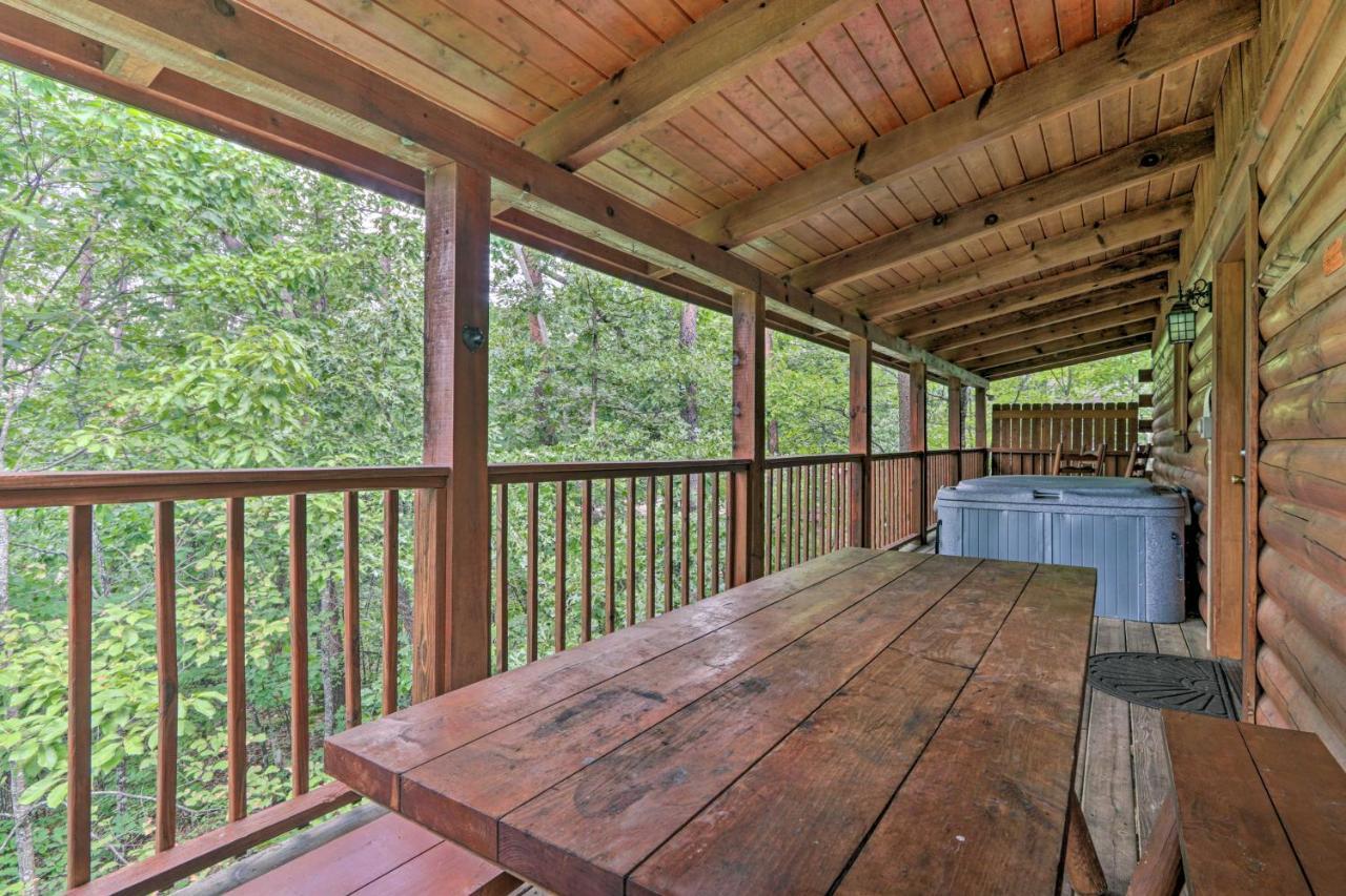 Cabin With Deck And Fireplace Less Than 3 Mi To Dollywood! Pigeon Forge Exteriör bild