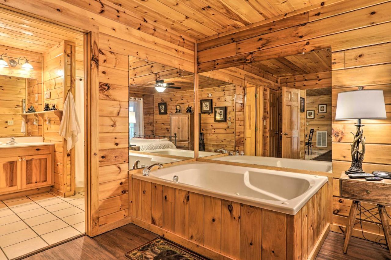 Cabin With Deck And Fireplace Less Than 3 Mi To Dollywood! Pigeon Forge Exteriör bild