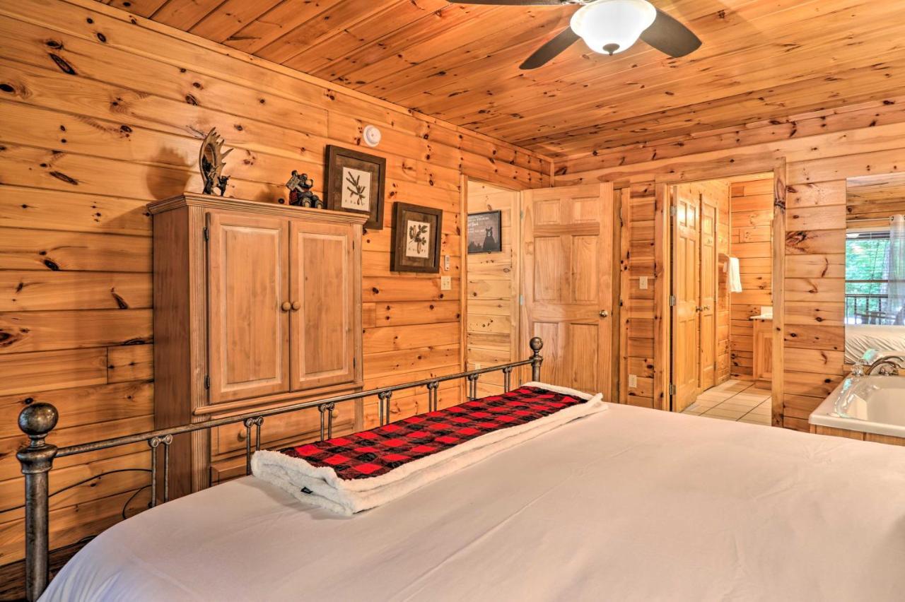 Cabin With Deck And Fireplace Less Than 3 Mi To Dollywood! Pigeon Forge Exteriör bild