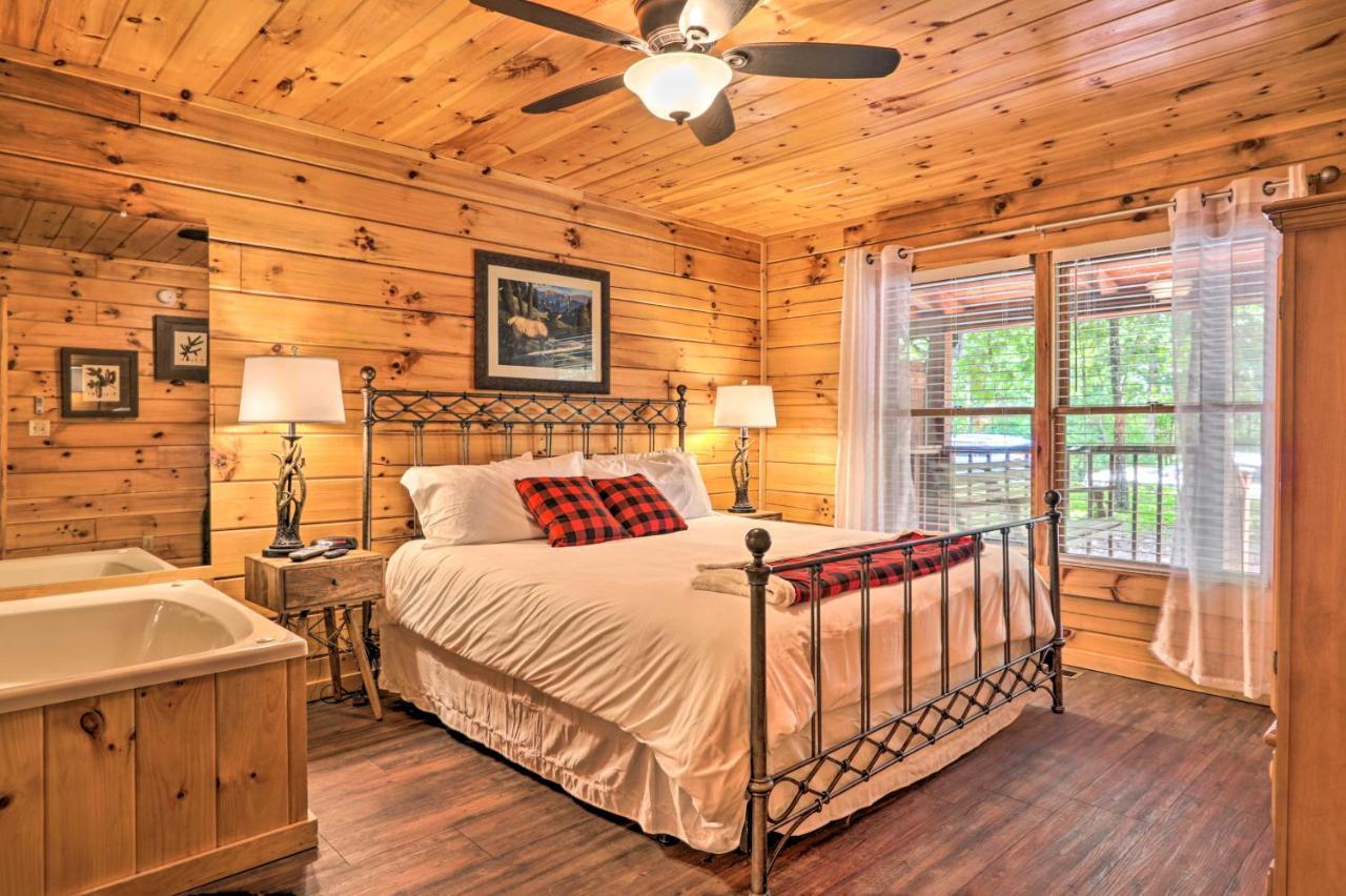Cabin With Deck And Fireplace Less Than 3 Mi To Dollywood! Pigeon Forge Exteriör bild